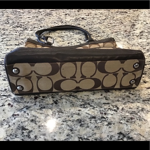 Coach Park Signature Carryall - Picture 10 of 13